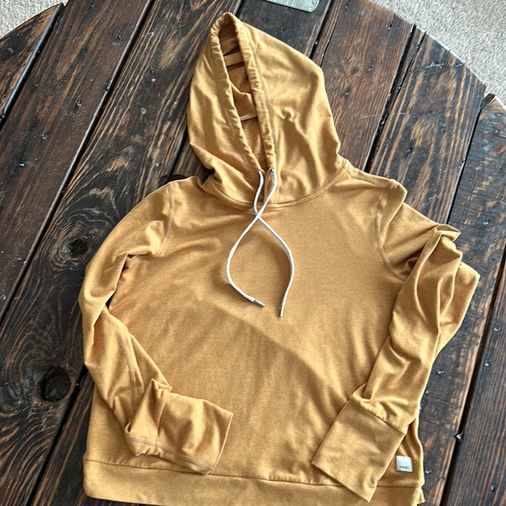 Vuori hoodie sz small mustard